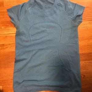 Guc Lululemon swiftly tech blue top, size 10